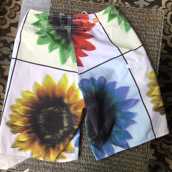 Quiksilver Men’s Board trunks - Picture 3 of 3
